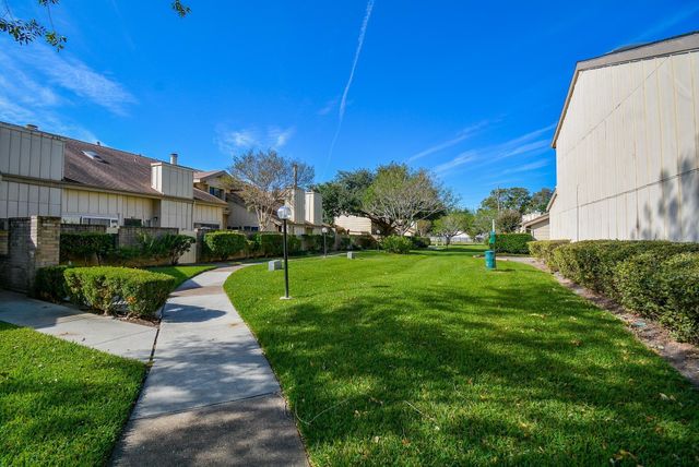 3206 Windchase Boulevard 471, Houston, TX 77082