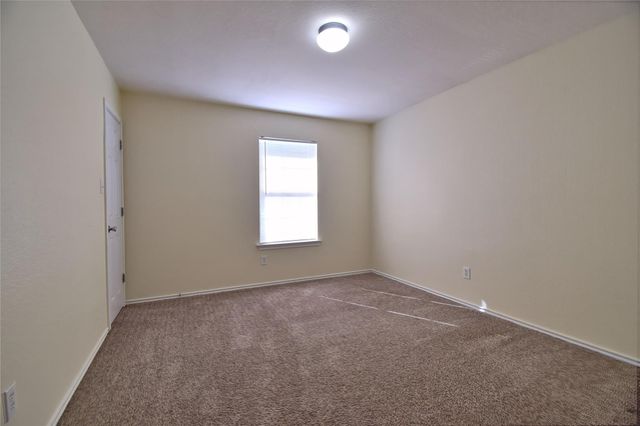 106 Phillips ST, Hutto, TX 78634