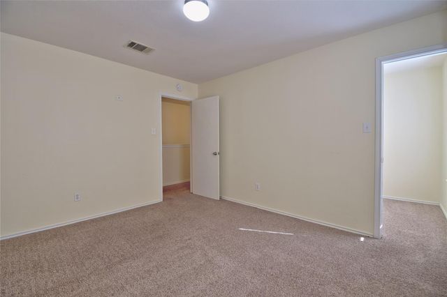 106 Phillips ST, Hutto, TX 78634