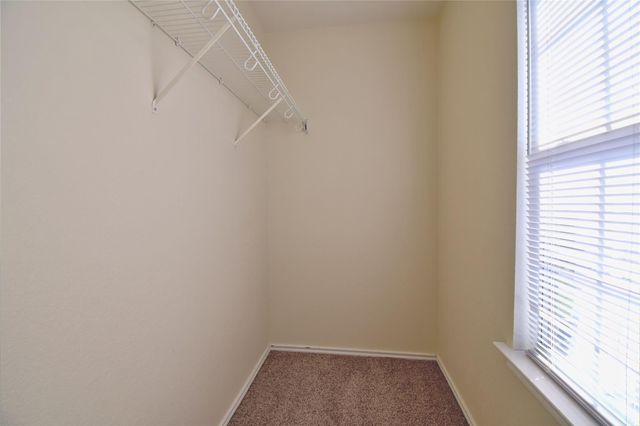 106 Phillips ST, Hutto, TX 78634
