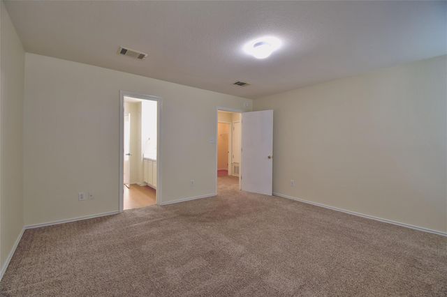 106 Phillips ST, Hutto, TX 78634