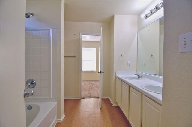 106 Phillips ST, Hutto, TX 78634
