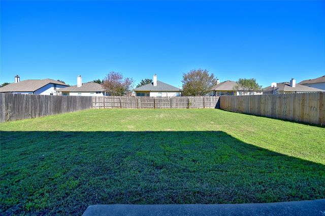 106 Phillips ST, Hutto, TX 78634