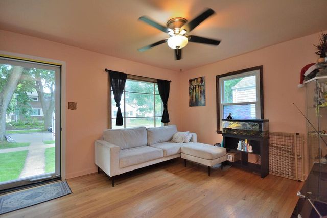 834 E Holt AVENUE, Milwaukee, WI 53207