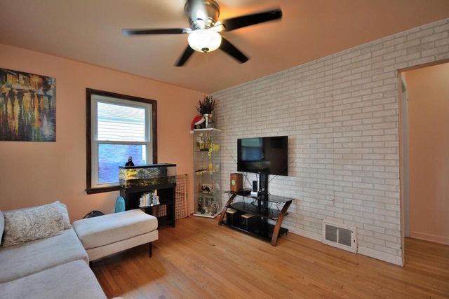 834 E Holt AVENUE, Milwaukee, WI 53207