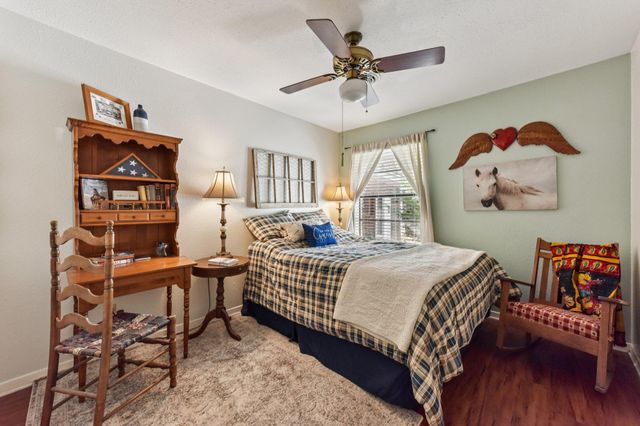 111 Post Oak DR, Elgin, TX 78621