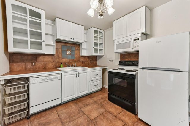 111 Post Oak DR, Elgin, TX 78621