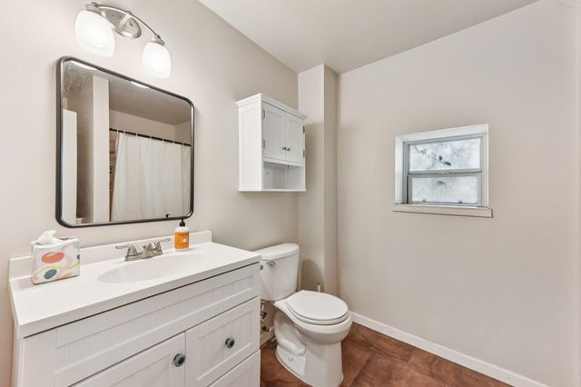 111 Post Oak DR, Elgin, TX 78621