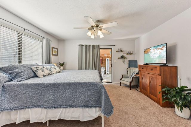 111 Post Oak DR, Elgin, TX 78621