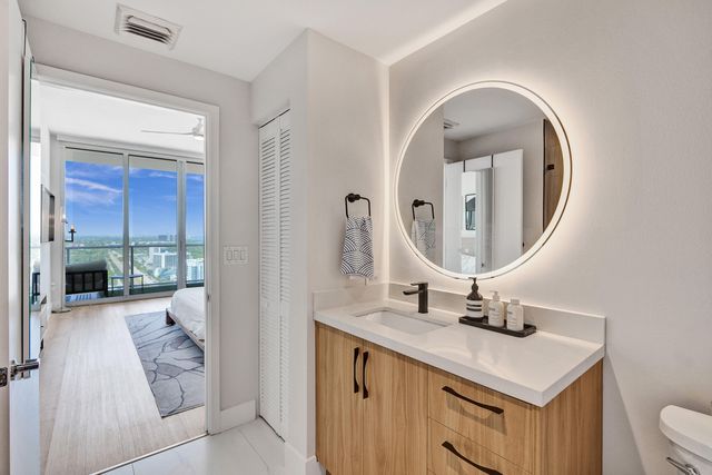 3470 E Coast Avenue H2704, Miami, FL 33137