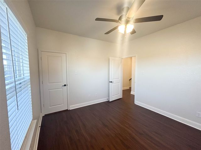 300 Brothers Boulevard, Red Oak, TX 75154