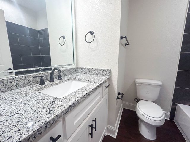 300 Brothers Boulevard, Red Oak, TX 75154