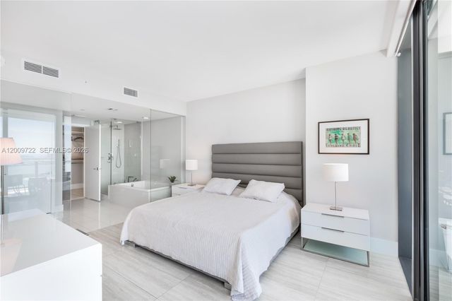 650 NE 32nd St 3903, Miami, FL 33137