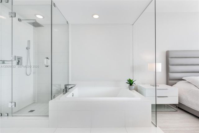 650 NE 32nd St 3903, Miami, FL 33137
