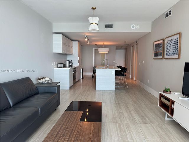 650 NE 32nd St 3903, Miami, FL 33137