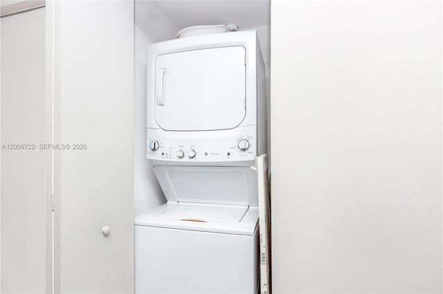 650 NE 32nd St 3903, Miami, FL 33137
