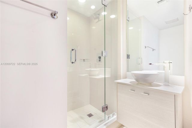 650 NE 32nd St 3903, Miami, FL 33137