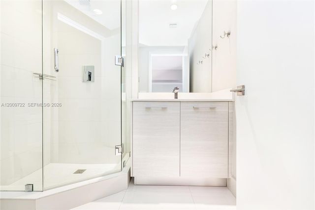 650 NE 32nd St 3903, Miami, FL 33137
