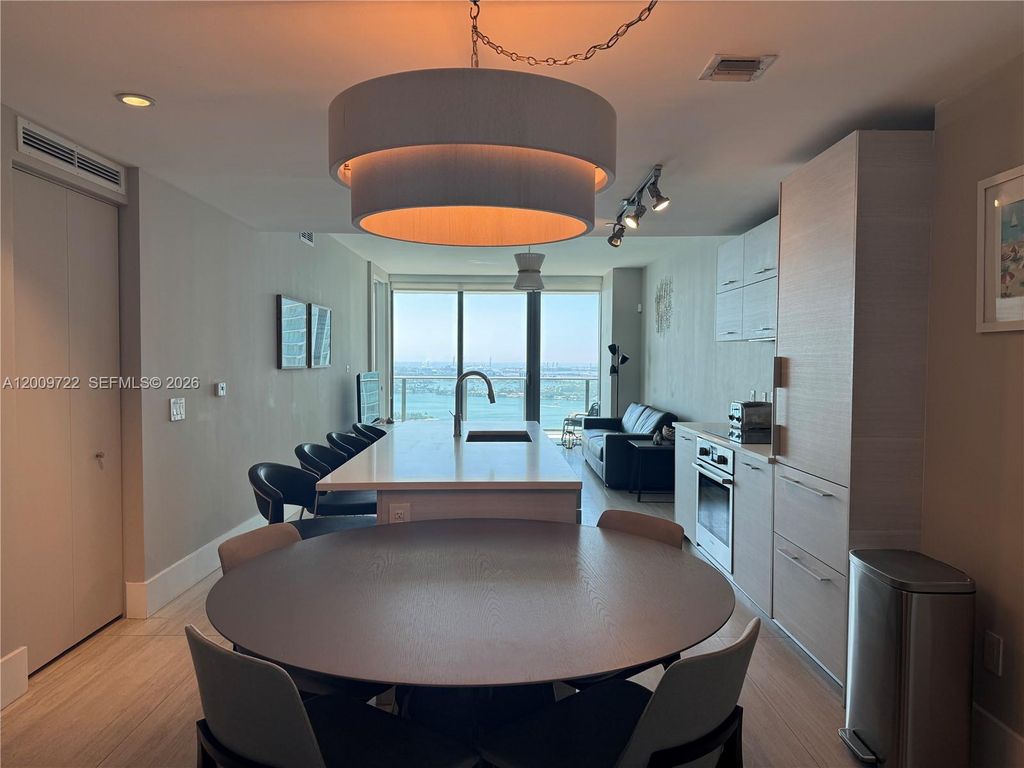 650 NE 32nd St 3903, Miami, FL 33137