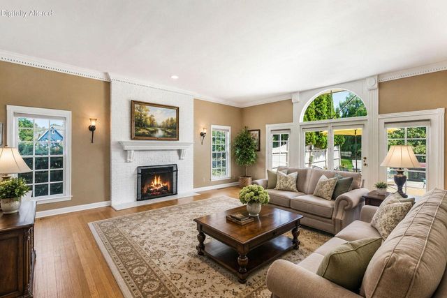 10434 N Haddonstone PLACE, Mequon, WI 53092