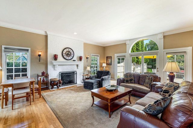 10434 N Haddonstone PLACE, Mequon, WI 53092