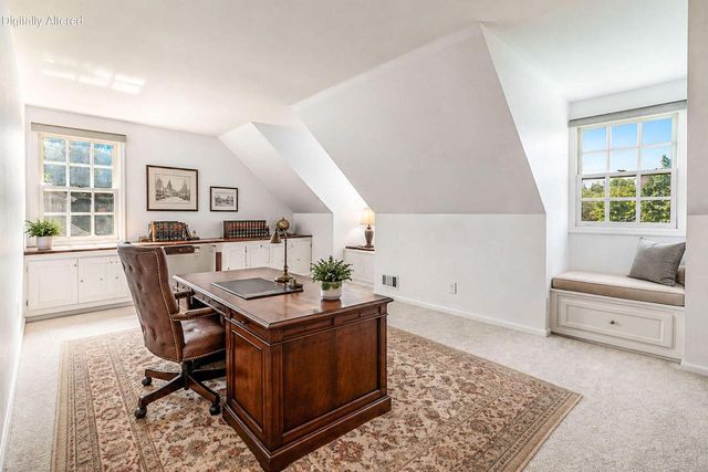 10434 N Haddonstone PLACE, Mequon, WI 53092