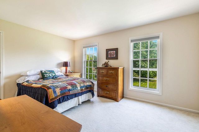 10434 N Haddonstone PLACE, Mequon, WI 53092