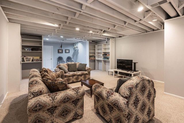 10434 N Haddonstone PLACE, Mequon, WI 53092