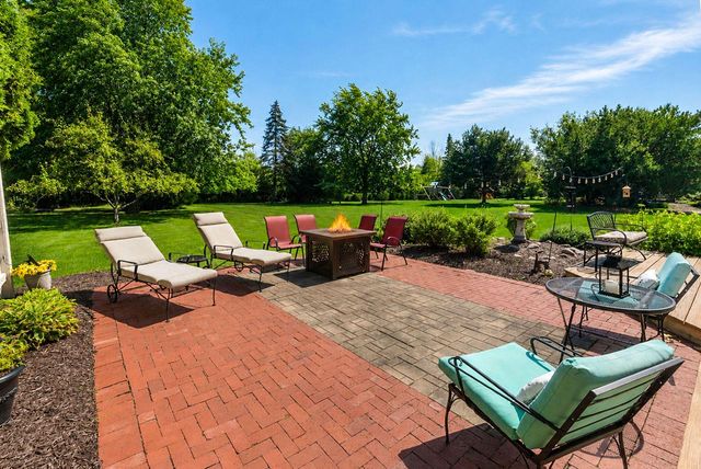 10434 N Haddonstone PLACE, Mequon, WI 53092