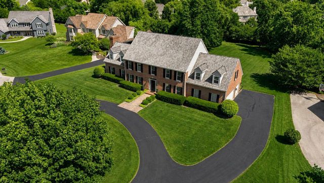 10434 N Haddonstone PLACE, Mequon, WI 53092