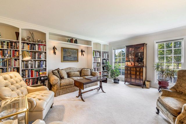 10434 N Haddonstone PLACE, Mequon, WI 53092