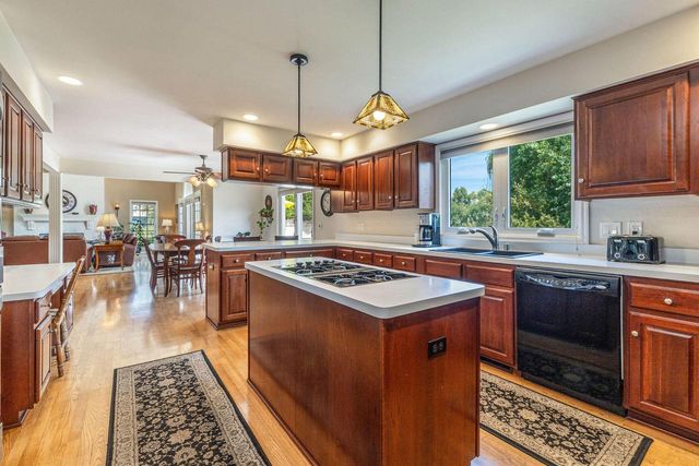 10434 N Haddonstone PLACE, Mequon, WI 53092