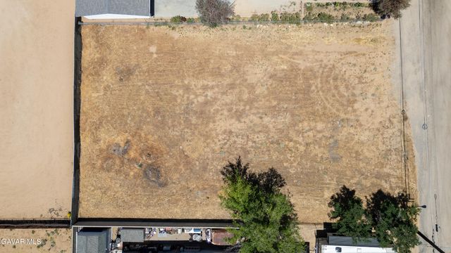 30 Stw Vic Avenue L4, Lancaster, CA 93535