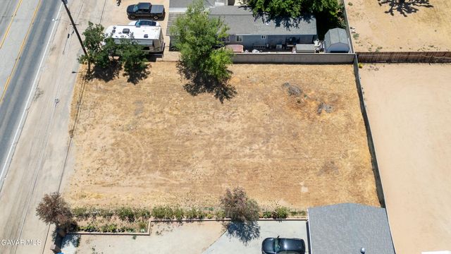 30 Stw Vic Avenue L4, Lancaster, CA 93535