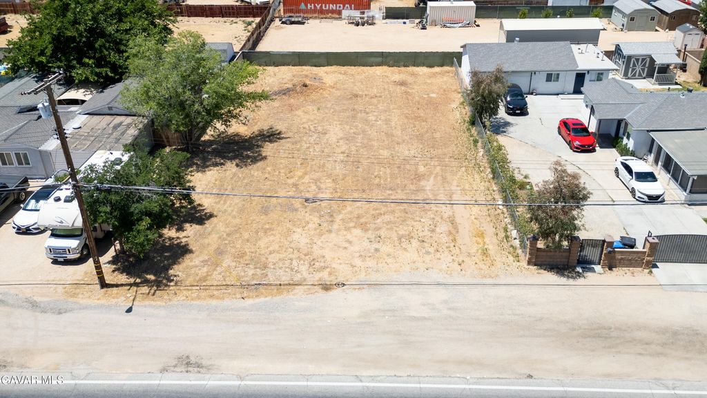 30 Stw Vic Avenue L4, Lancaster, CA 93535