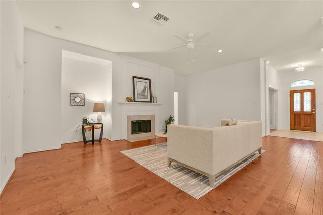 3006 Autumn Hills Court, Friendswood, TX 77546