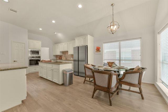 3006 Autumn Hills Court, Friendswood, TX 77546