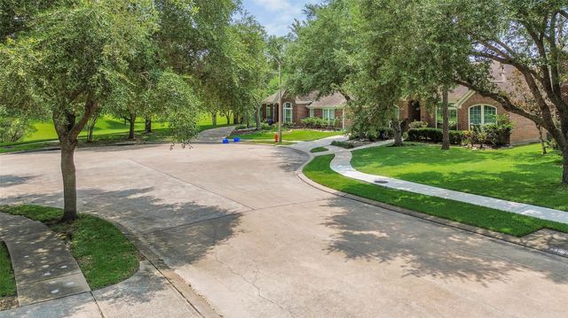 3006 Autumn Hills Court, Friendswood, TX 77546
