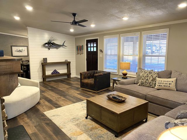 6 Crystal Drive, Mount Ida, AR 71957