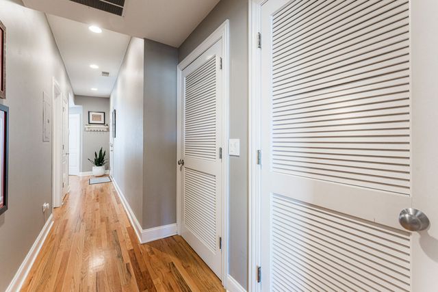 726 W Addison Street 3, Chicago, IL 60613