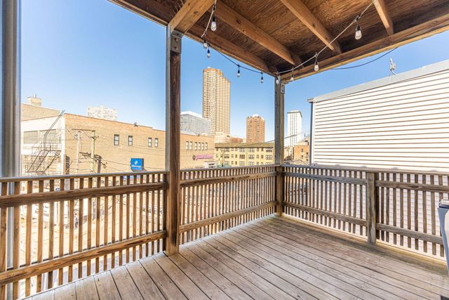 726 W Addison Street 3, Chicago, IL 60613