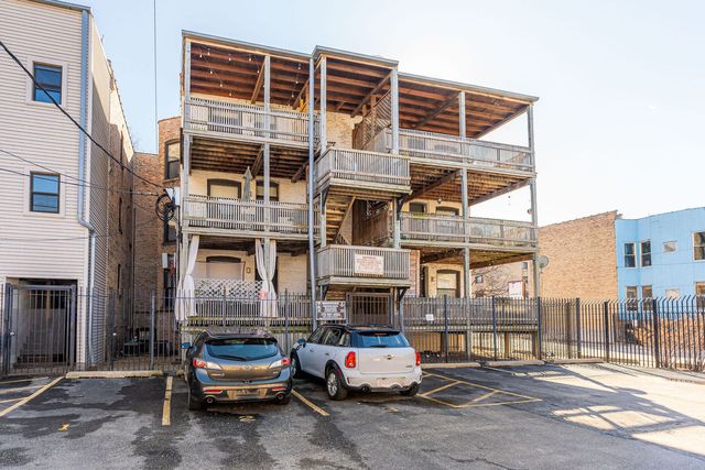 726 W Addison Street 3, Chicago, IL 60613