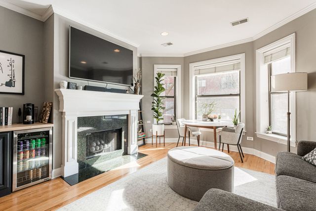 726 W Addison Street 3, Chicago, IL 60613