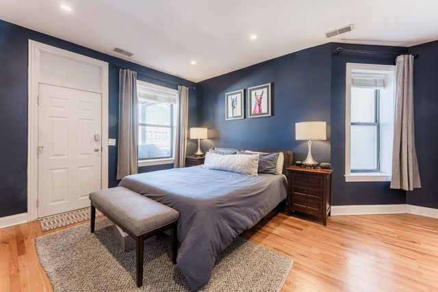 726 W Addison Street 3, Chicago, IL 60613