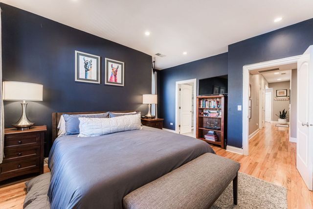 726 W Addison Street 3, Chicago, IL 60613