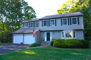 24 Green Woods Lane, Farmington, CT 06085