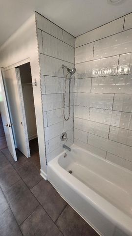 16 N Kenilworth Avenue, Mount Prospect, IL 60056