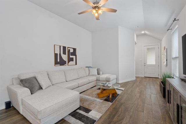104 Arrowhead Mound RD, Georgetown, TX 78628