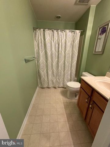 14 HIGHBRIDGE LN, West Deptford, NJ 08086