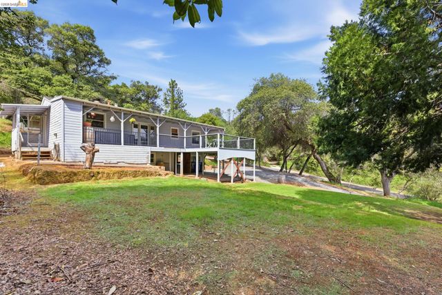 757 E Bald Mountain Rd, Sonora, CA 95370